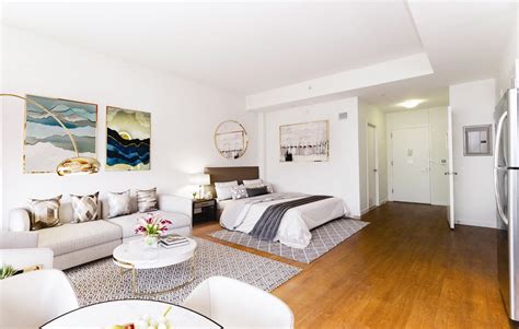 Williamsburg Luxury Apartments .